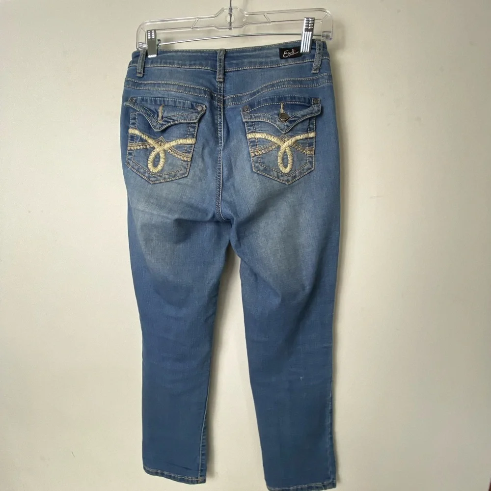 Earl Jeans Women's Blue capris Jeans - Picture 5 of 5